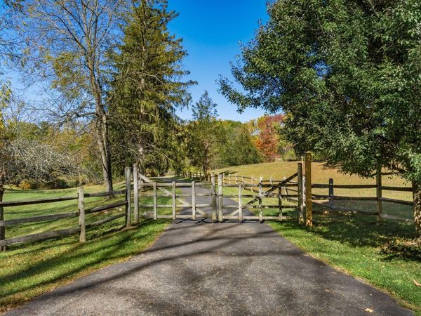 3596 Goose Lane, Granville, OH 43023