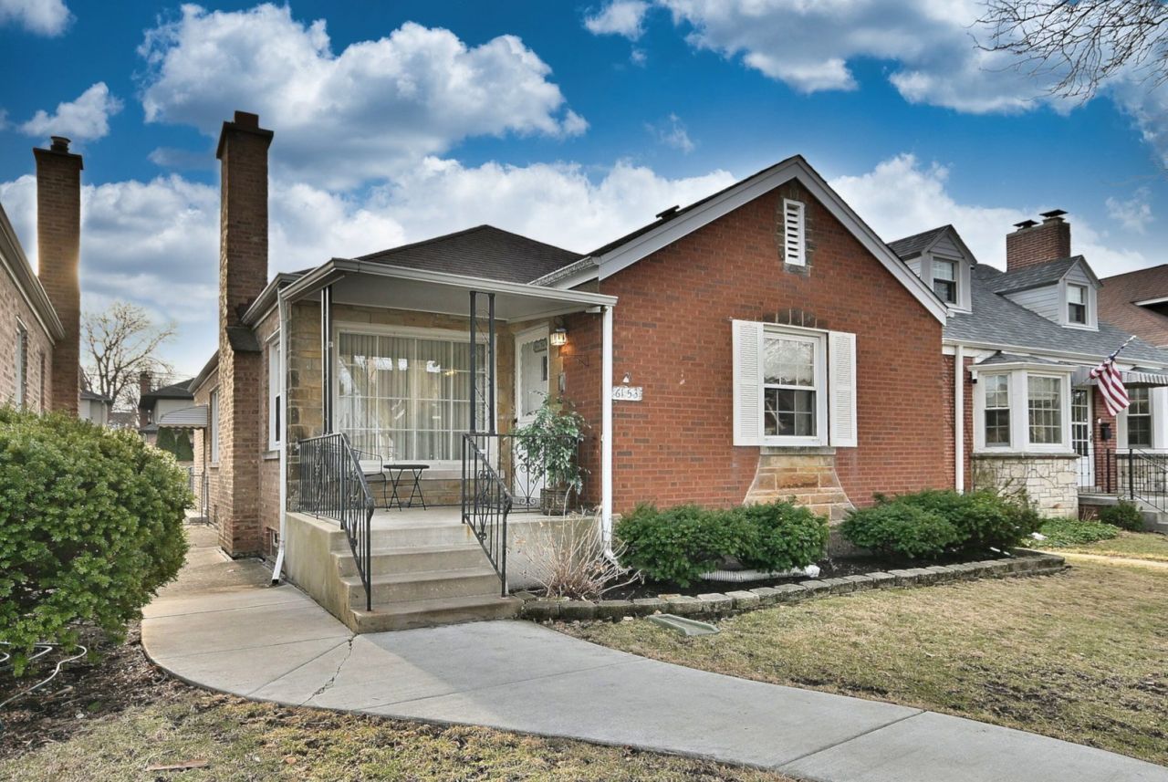 6153 N Lenox Avenue, Chicago, IL 60646 Main Photo