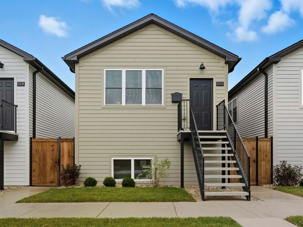 559 N Springfield Avenue, Chicago, IL 60624