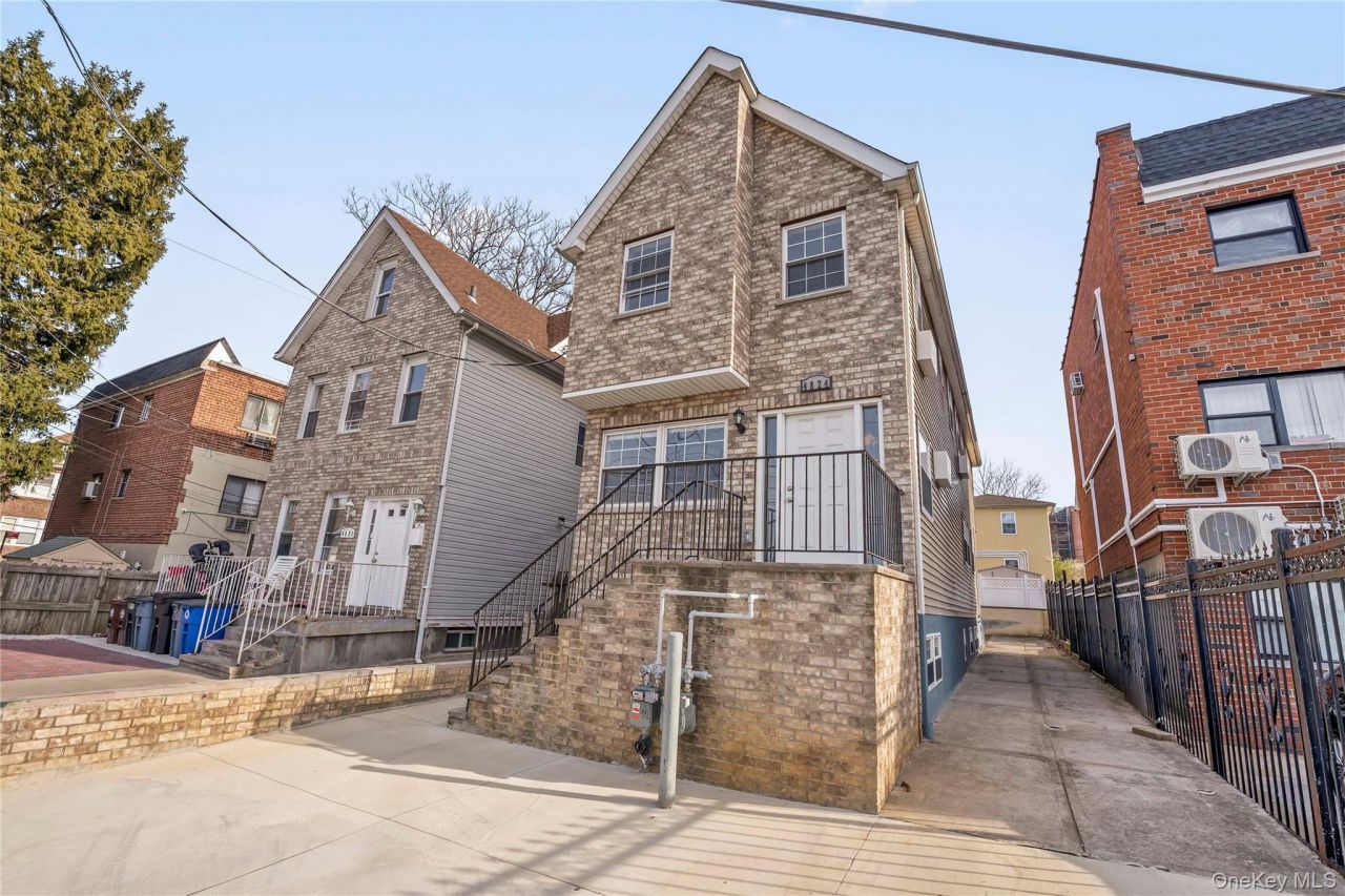 4824 Robertson Street, Bronx, NY 10470 Main Photo