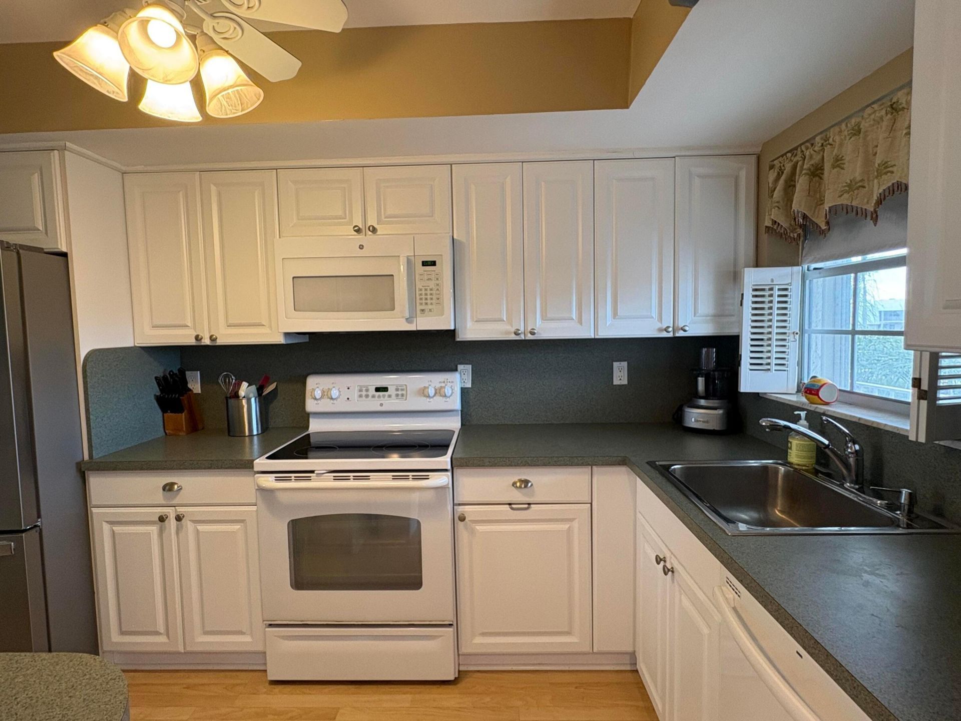 1051 Sugar Sands Boulevard, Unit 351, Singer Island, FL 33404 Photo