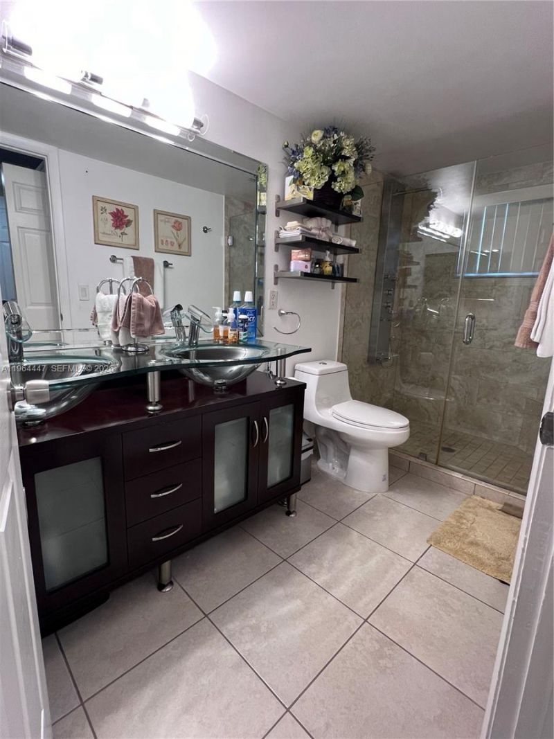 8225 Lake Dr , Unit 101, Doral, FL 33166 Photo