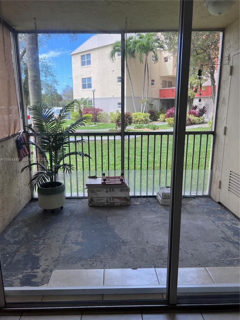 8225 Lake Dr , Unit 101, Doral, FL 33166 Photo