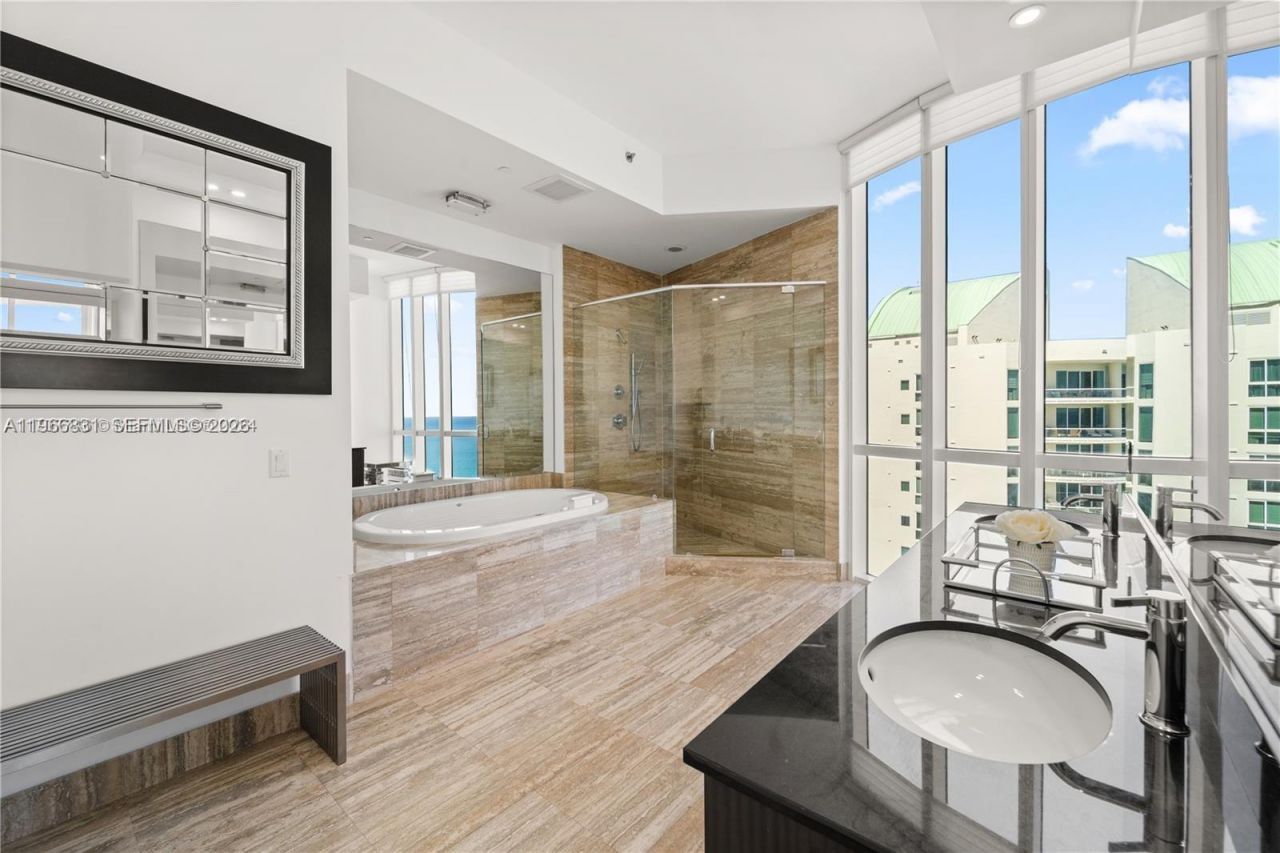 16001 Collins Ave, Unit 3501, Sunny Isles Beach, FL 33160 Photo