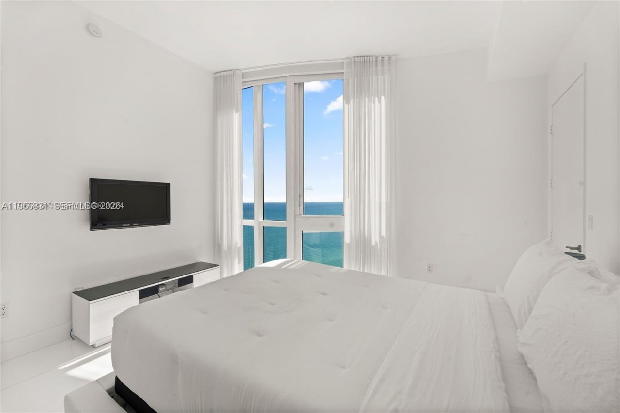 16001 Collins Ave, Unit 3501, Sunny Isles Beach, FL 33160 Photo