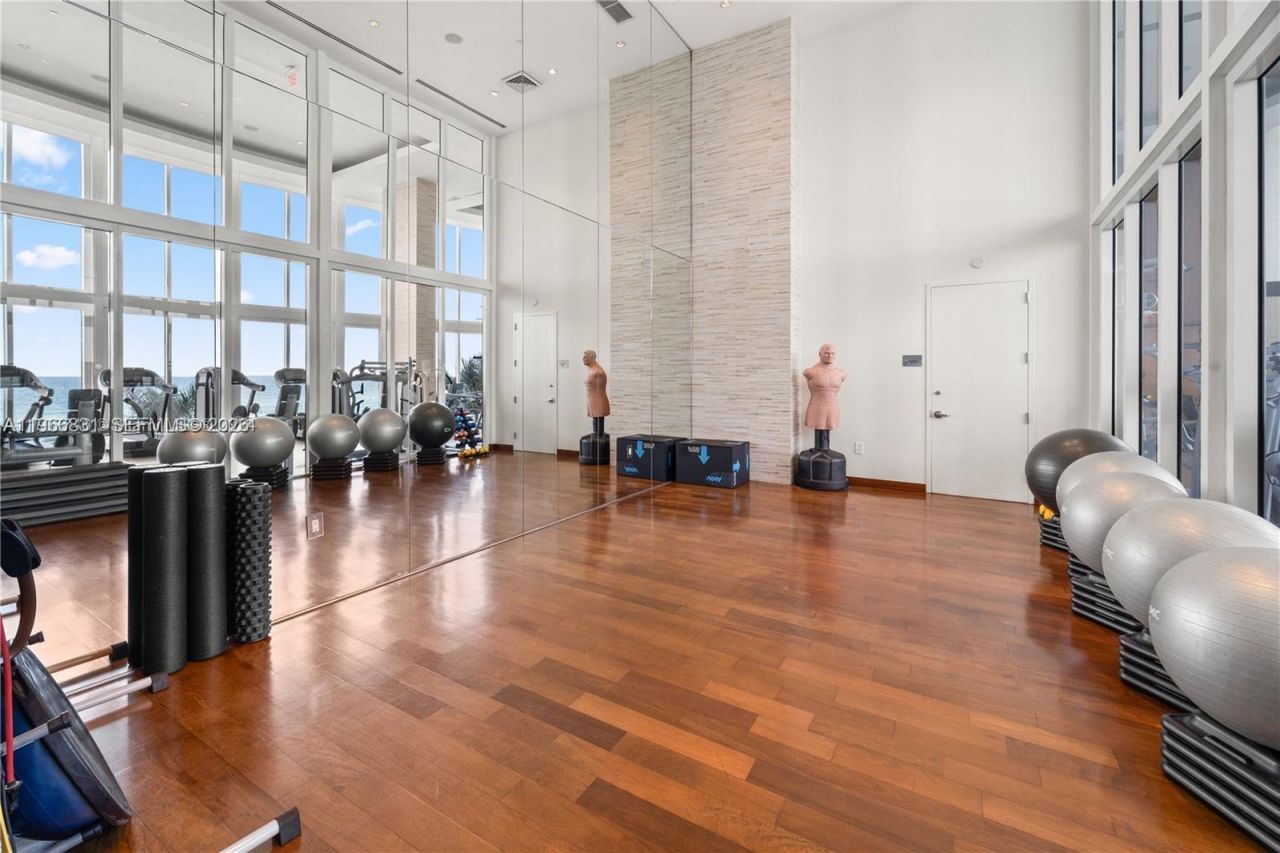 16001 Collins Ave, Unit 3501, Sunny Isles Beach, FL 33160 Photo