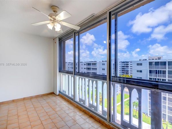 301 NE 14th Ave, Unit 702, Hallandale Beach, FL 33009