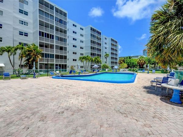 301 NE 14th Ave, Unit 702, Hallandale Beach, FL 33009