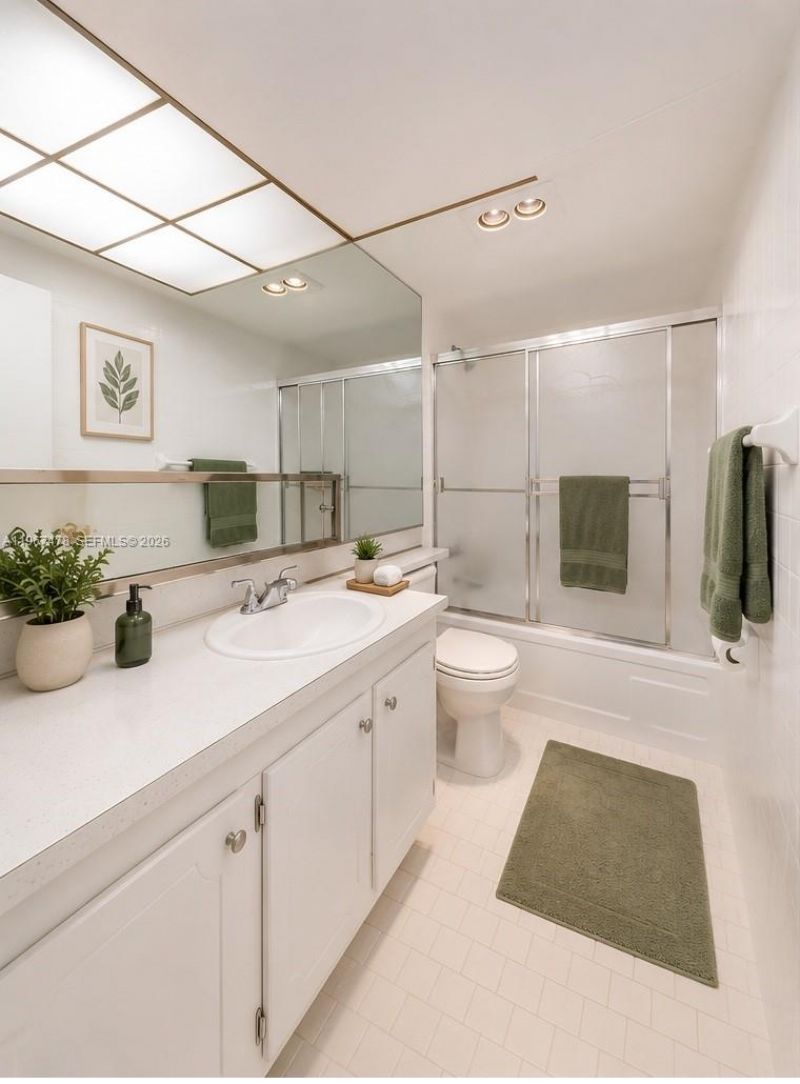 301 NE 14th Ave, Unit 702, Hallandale Beach, FL 33009 Photo
