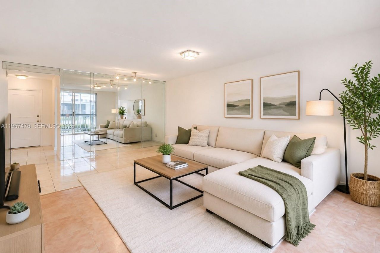 301 NE 14th Ave, Unit 702, Hallandale Beach, FL 33009 Photo