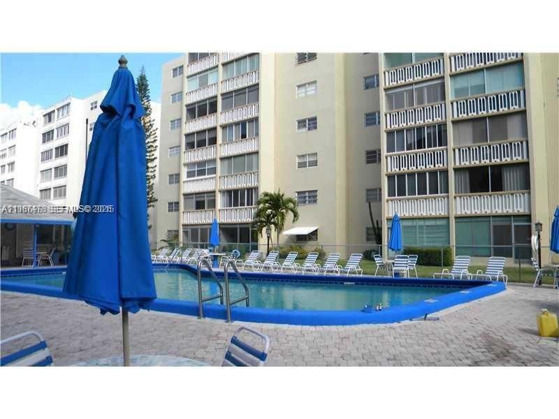 301 NE 14th Ave , Unit 702, Hallandale Beach, FL 33009 Photo
