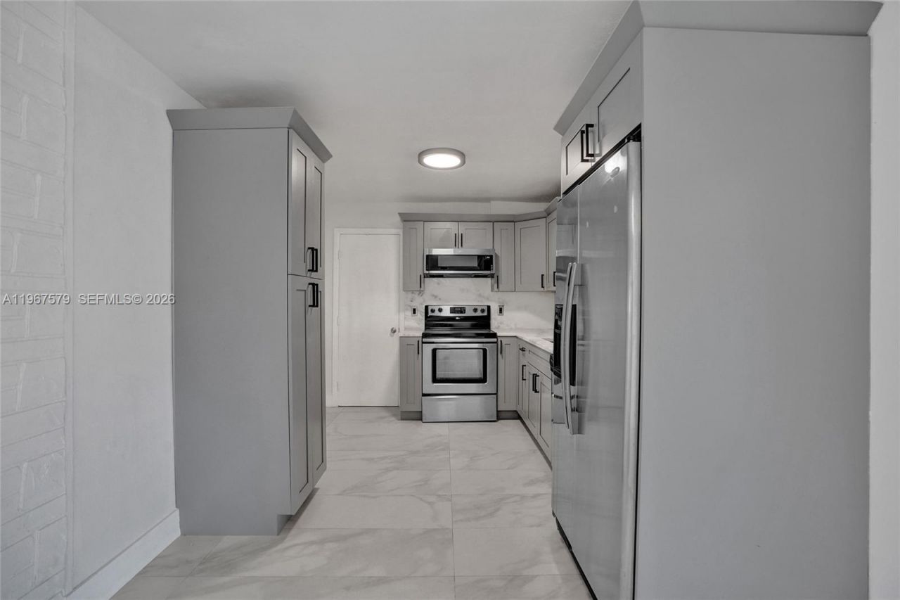 3221 SW 67th Way, Miramar, FL 33023 Photo