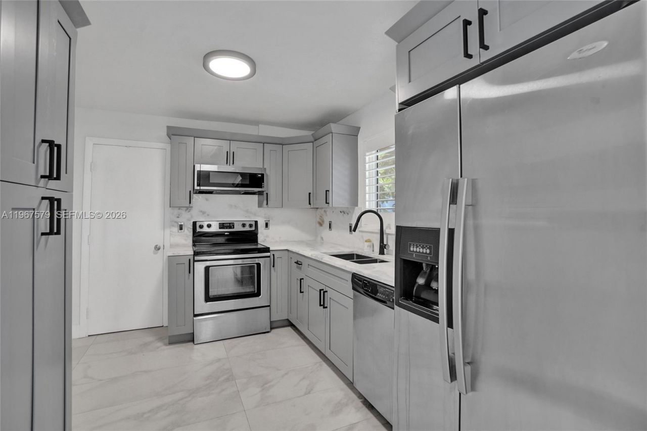 3221 SW 67th Way, Miramar, FL 33023 Photo