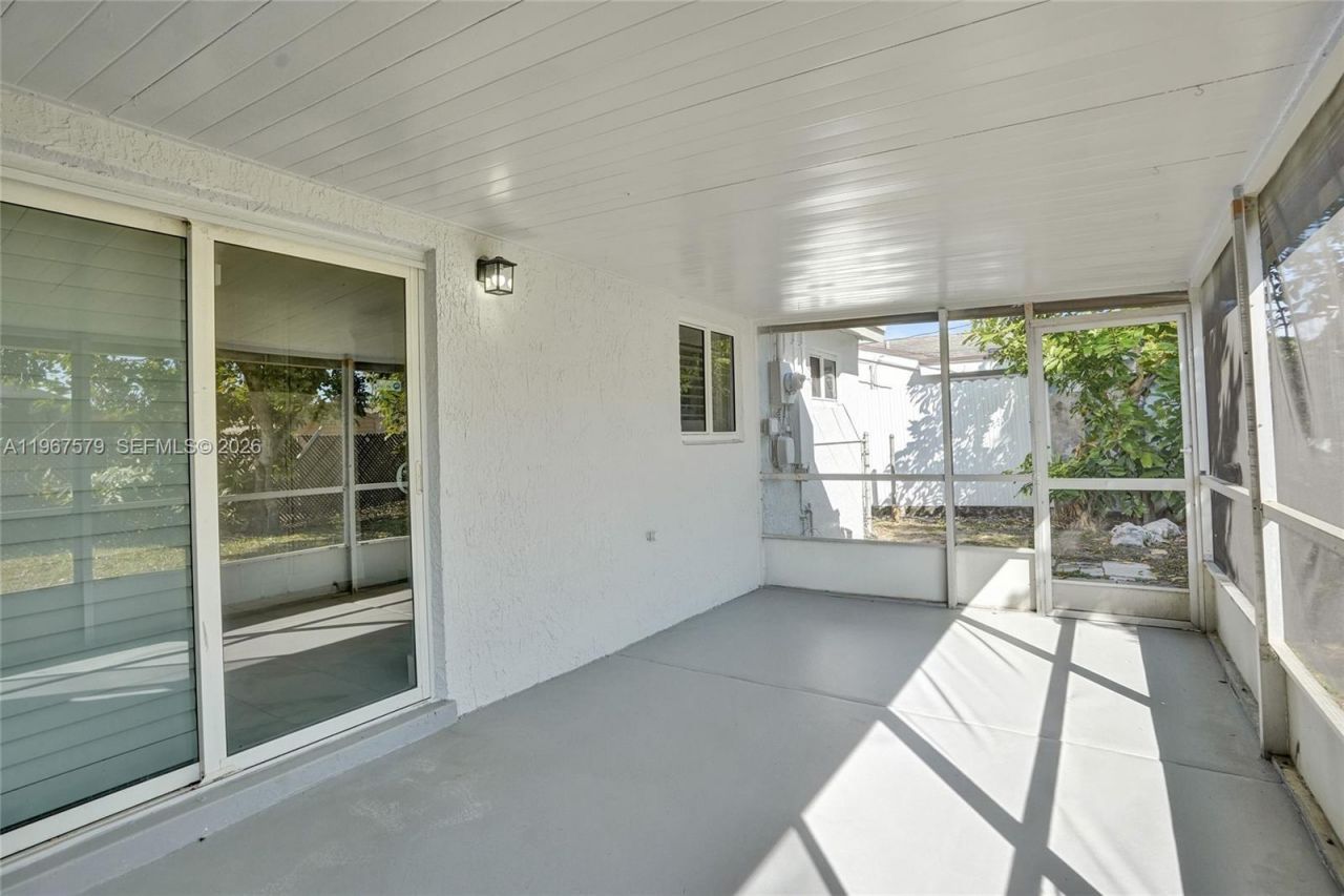 3221 SW 67th Way, Miramar, FL 33023 Photo