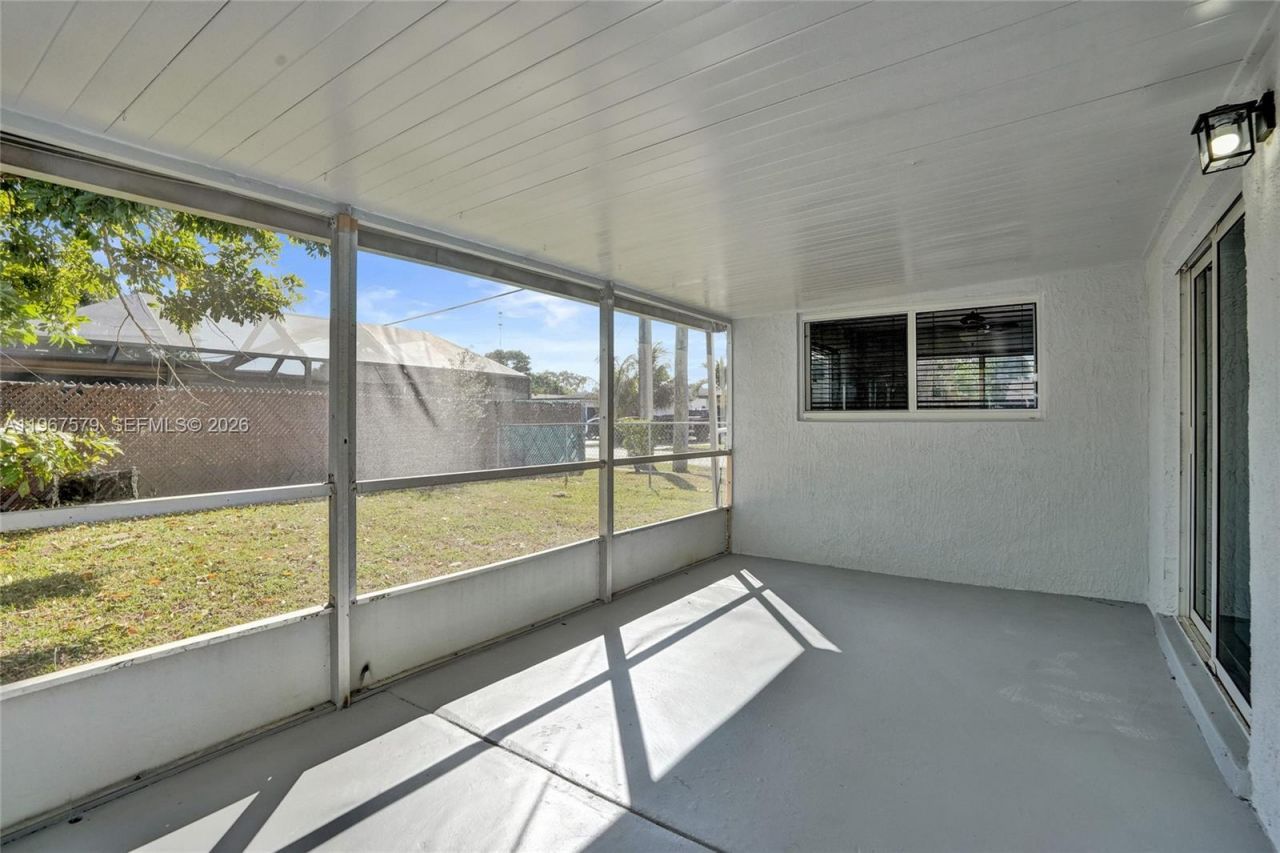 3221 SW 67th Way, Miramar, FL 33023 Photo