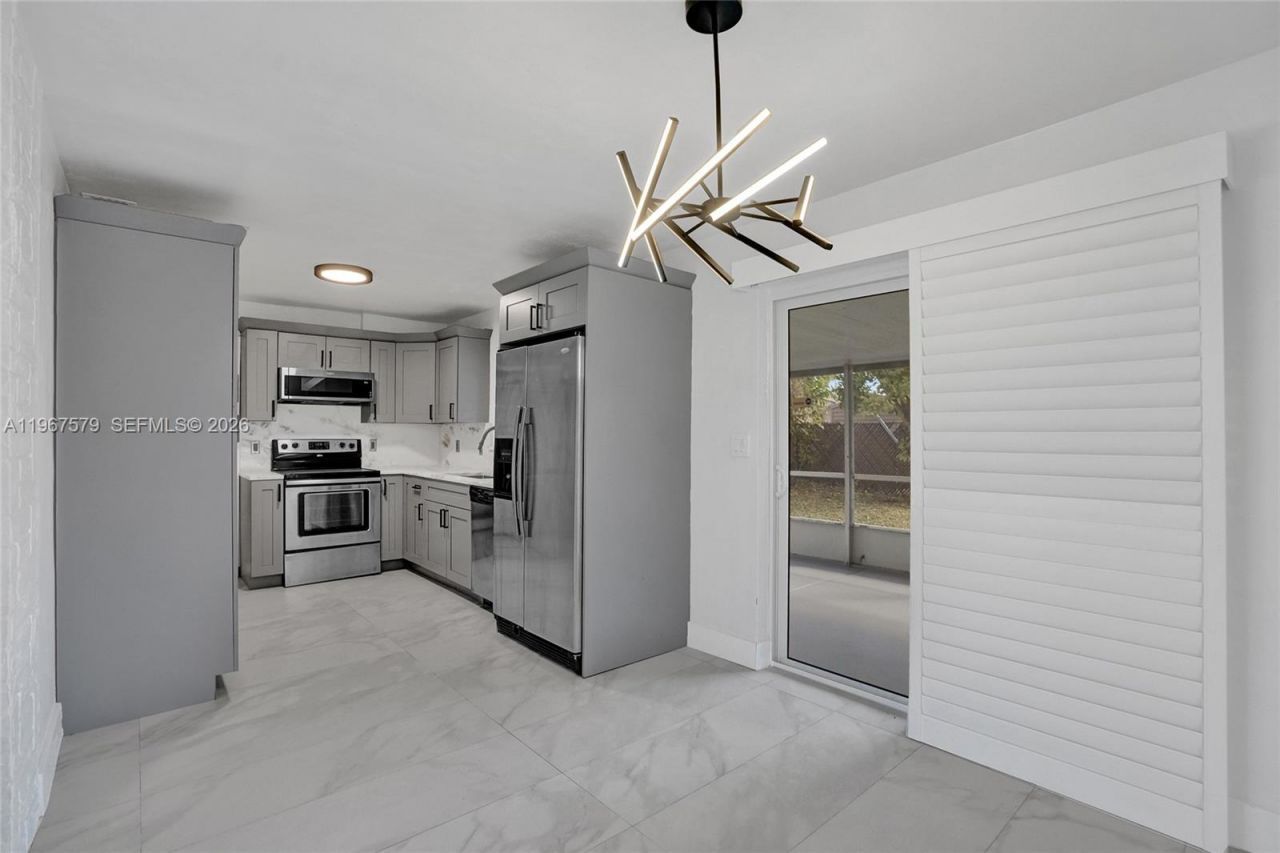 3221 SW 67th Way, Miramar, FL 33023 Photo