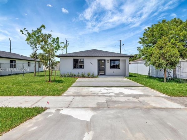 2421 NW 153 St, Miami Gardens, FL 33054