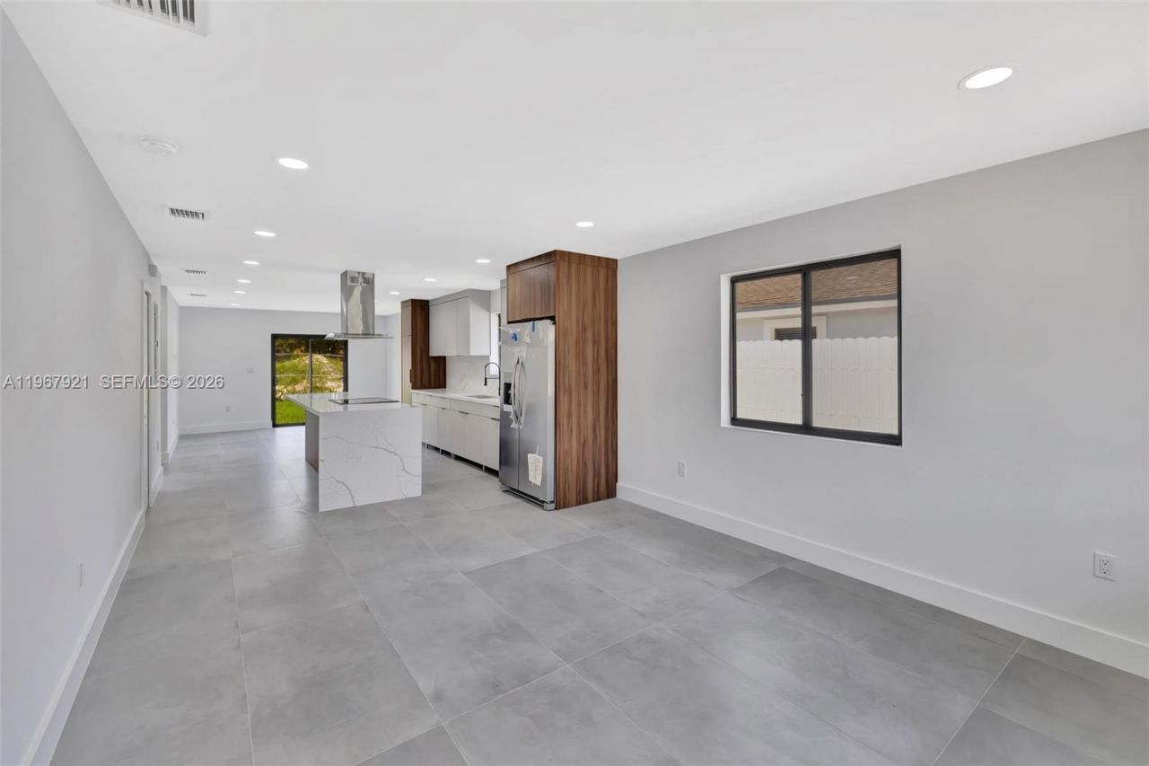 2421 NW 153 St, Miami Gardens, FL 33054 Photo