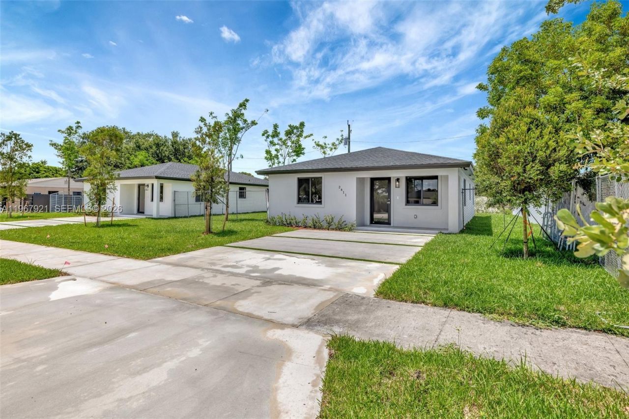 2421 NW 153 St, Miami Gardens, FL 33054 Photo