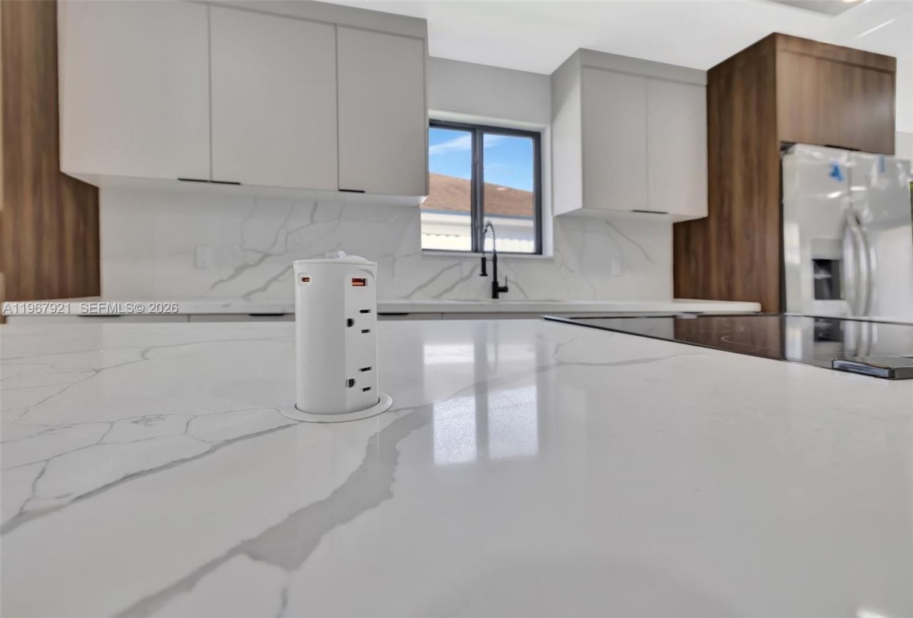 2421 NW 153 St, Miami Gardens, FL 33054 Photo