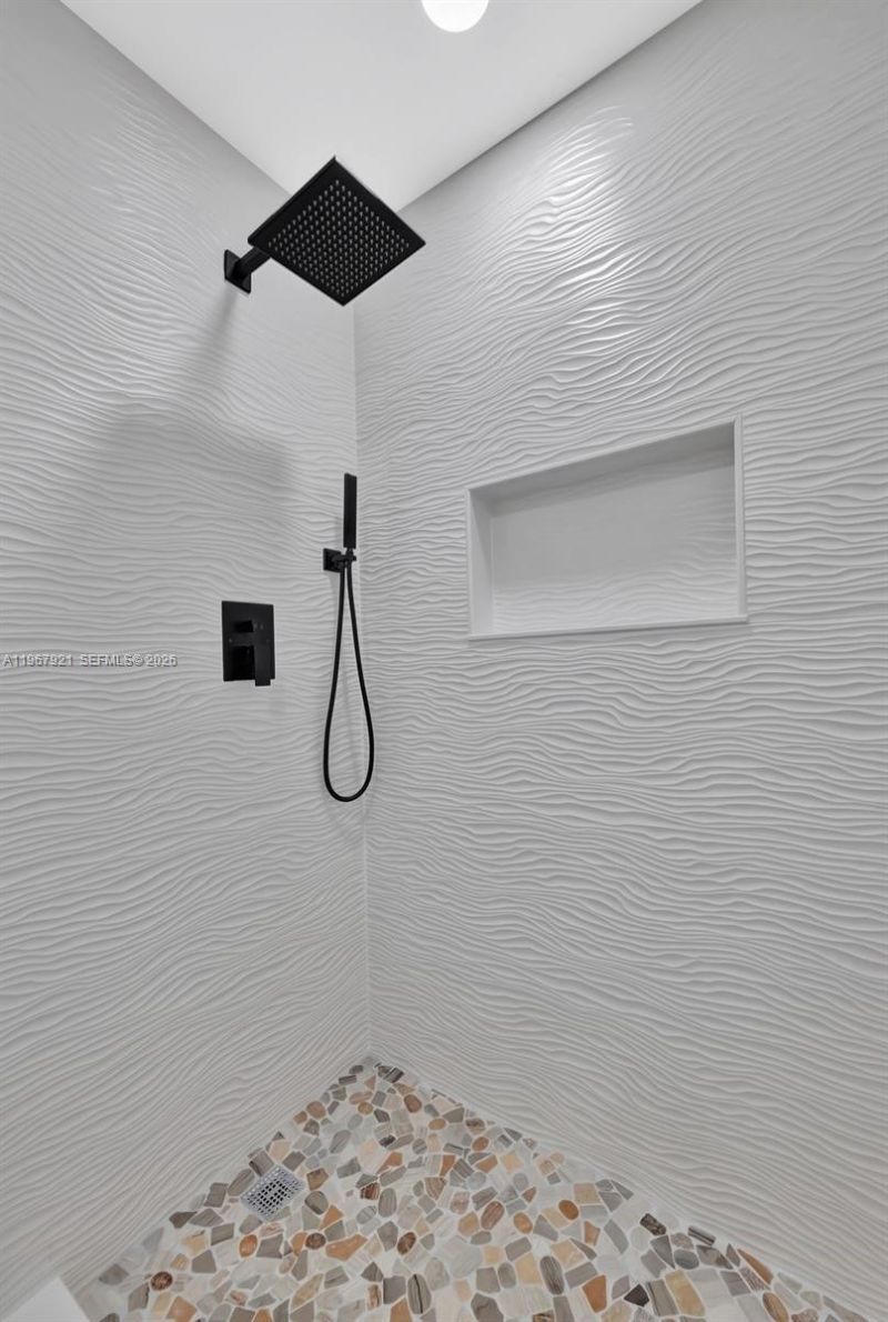 2421 NW 153 St, Miami Gardens, FL 33054 Photo