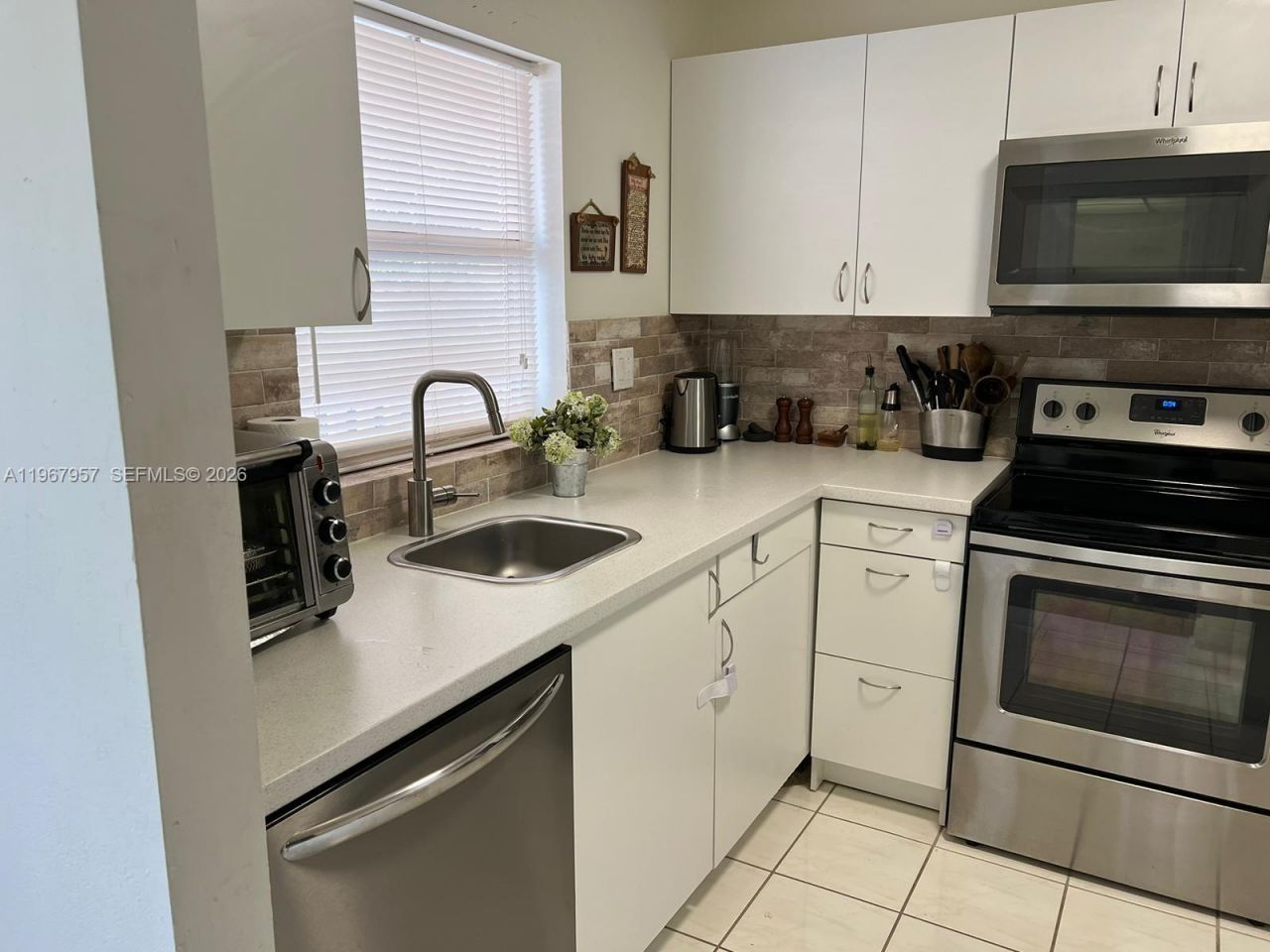 9581 Sunrise Lakes Blvd , Unit 208, Sunrise, FL 33322 Photo