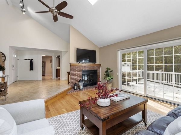 18B Pilgrim Dr, Unit 18b, Westford, MA 01886