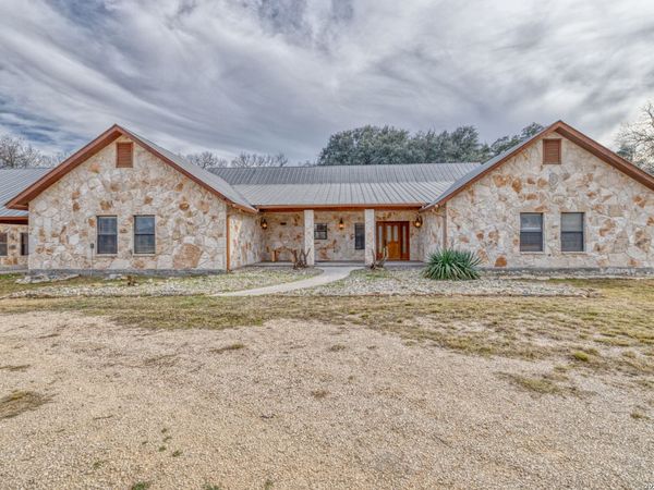 498 Camino Del Rancho, ConCan, TX 78838