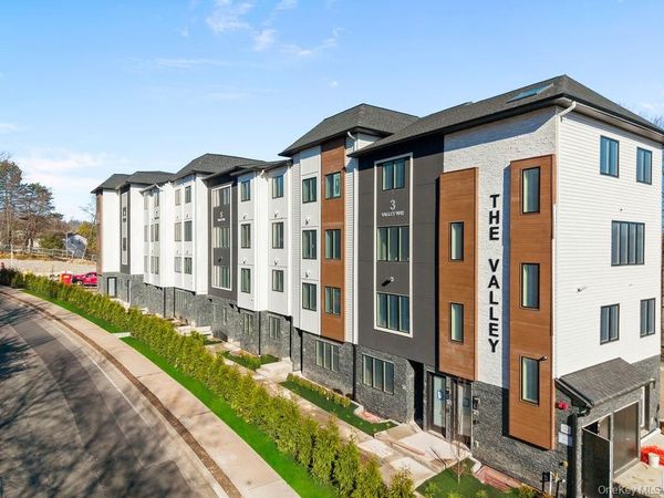 7 Valley Way, Unit 220, Spring Valley, NY 10977