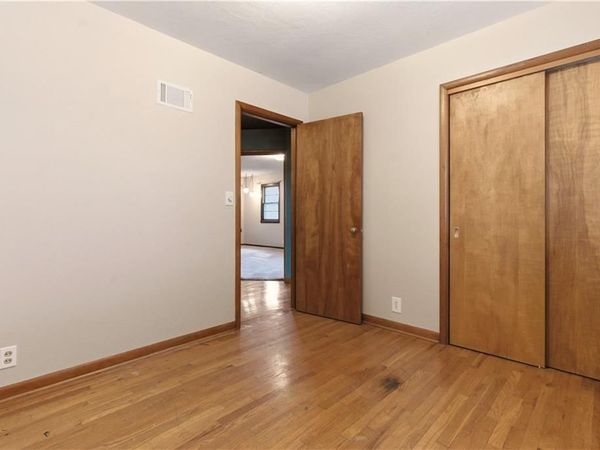 800 SW 17th Street, Blue Springs, MO 64015