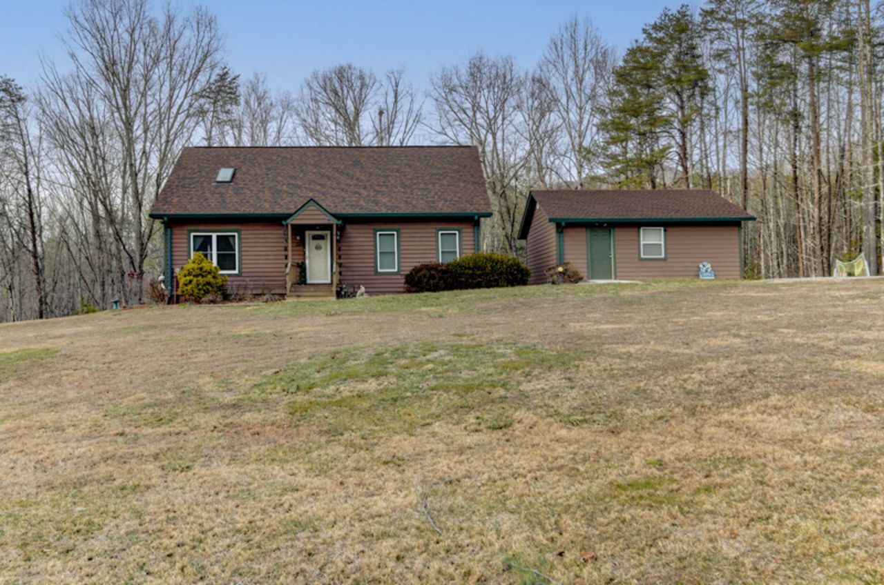 223 Cahas Mountain Rd, Boones Mill, VA 24065 Main Photo