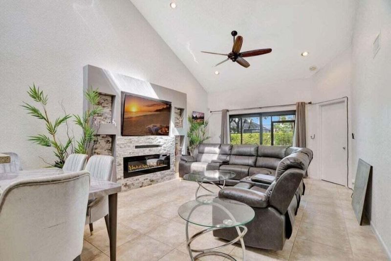 8353 Waterford Avenue, Tamarac, FL 33321 Photo