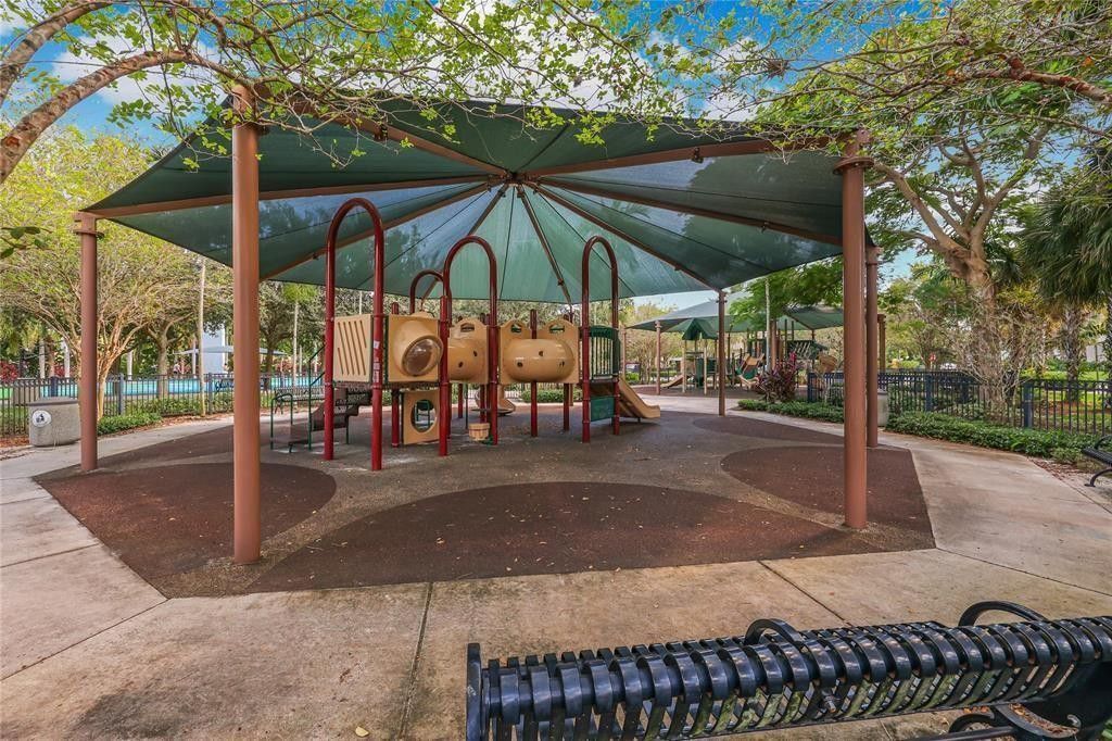 605 Oaks Drive, Unit 907, Pompano Beach, FL 33069 Photo