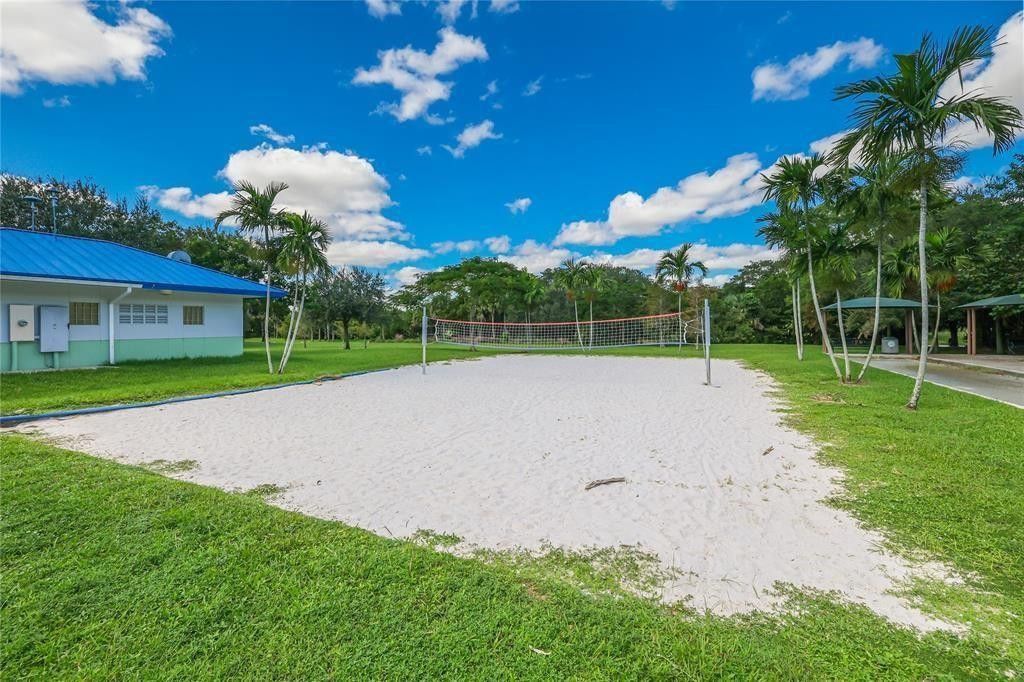 605 Oaks Drive, Unit 907, Pompano Beach, FL 33069 Photo