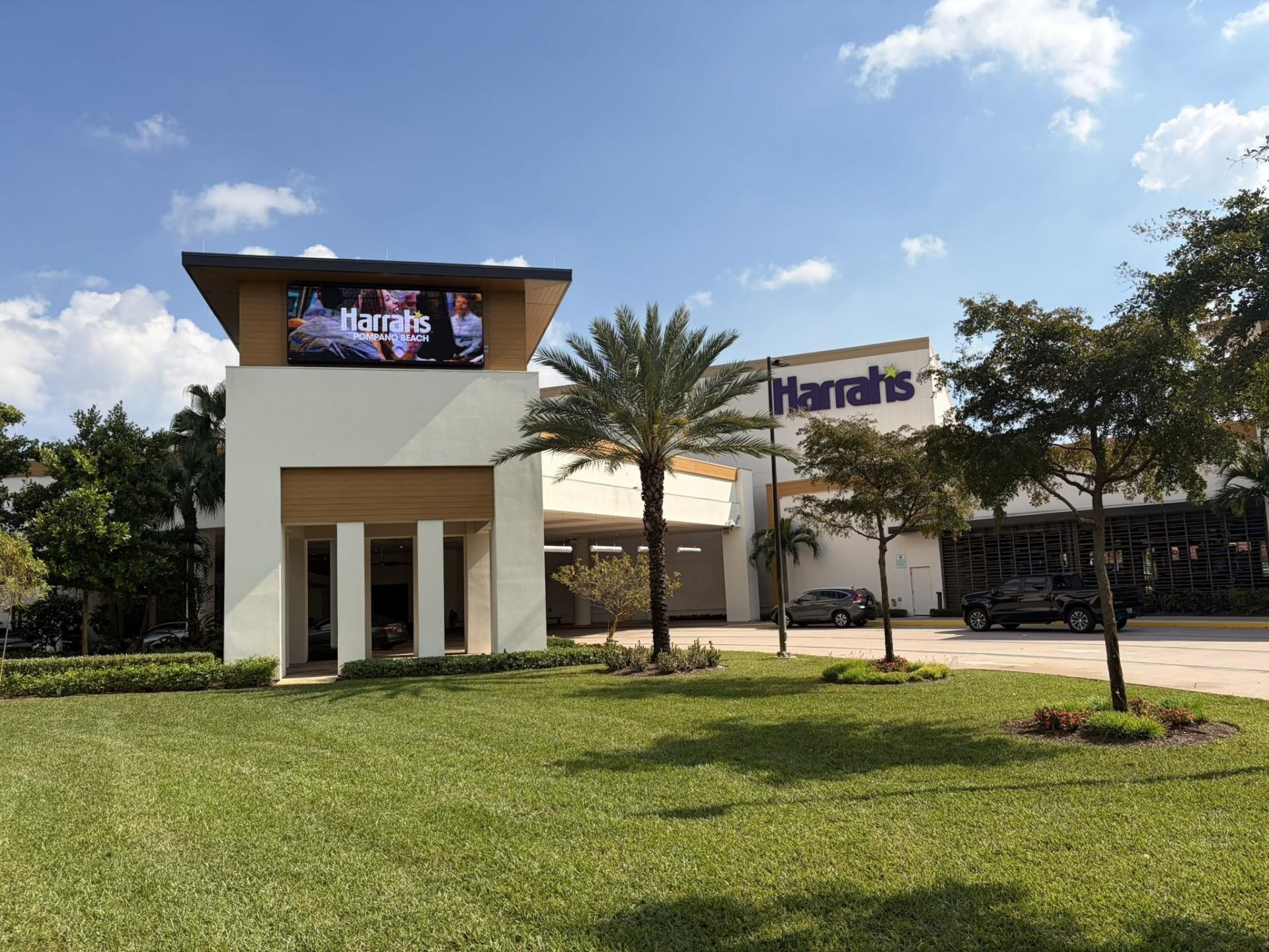 605 Oaks Drive, Unit 907, Pompano Beach, FL 33069 Photo