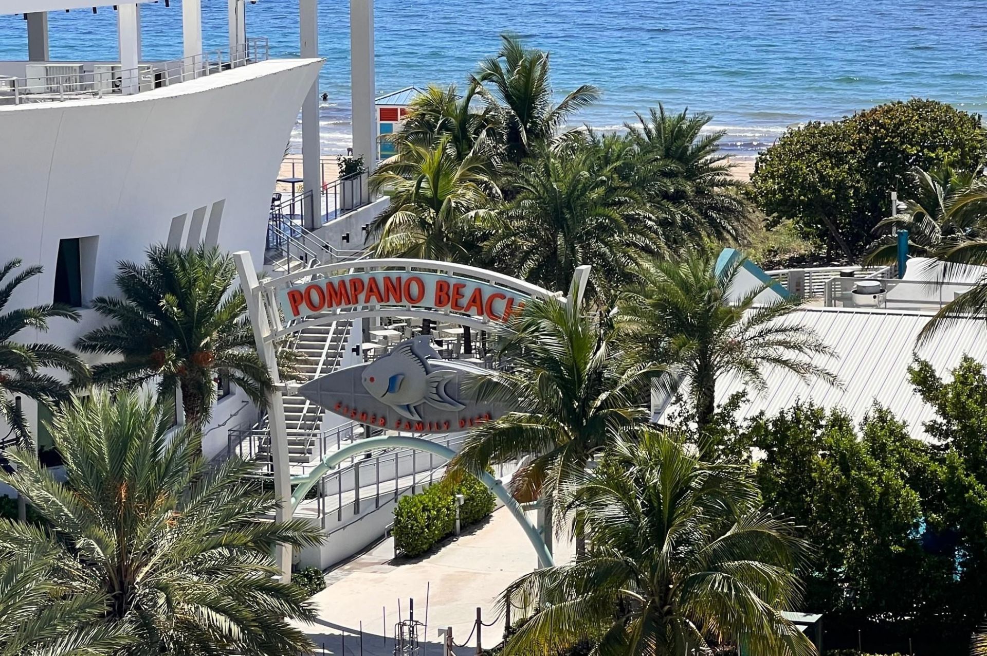 605 Oaks Drive, Unit 907, Pompano Beach, FL 33069 Photo