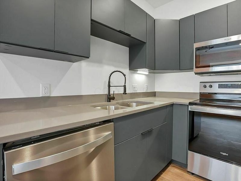 595 E Broad Street, Columbus, OH 43215 Photo 4