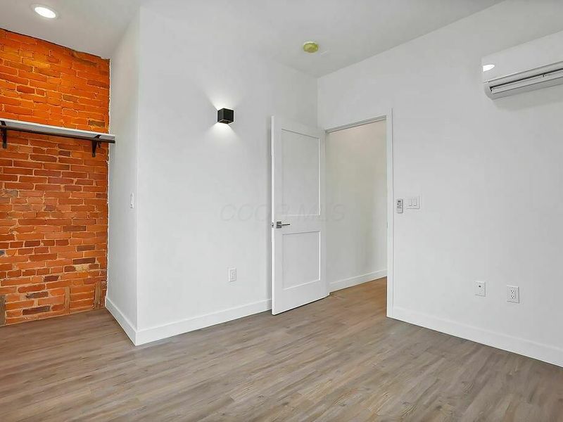 595 E Broad Street, Columbus, OH 43215 Photo 5