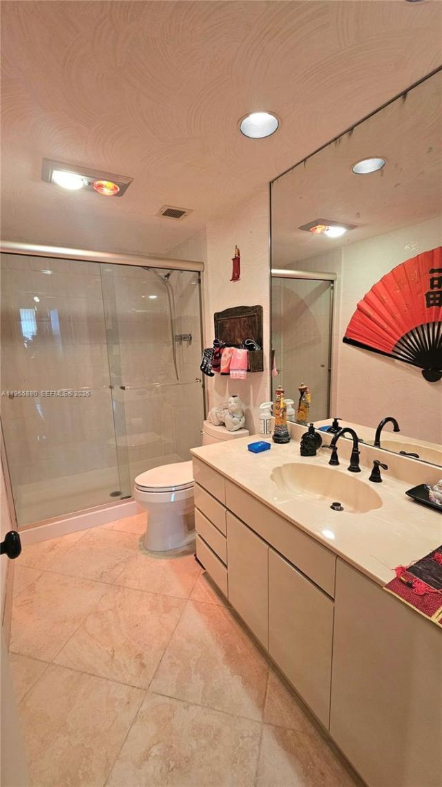 1985 S Ocean Dr, Unit 10J, Hallandale Beach, FL 33009 Photo