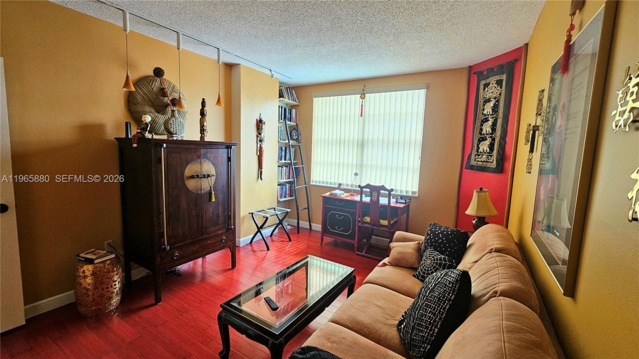 1985 S Ocean Dr, Unit 10J, Hallandale Beach, FL 33009 Photo