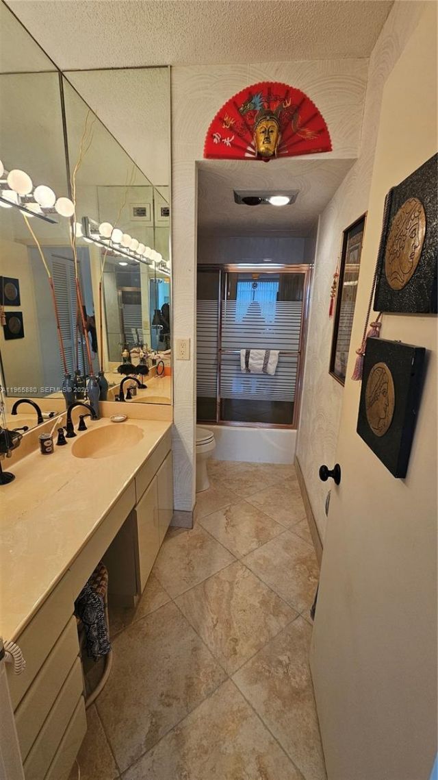 1985 S Ocean Dr, Unit 10J, Hallandale Beach, FL 33009 Photo