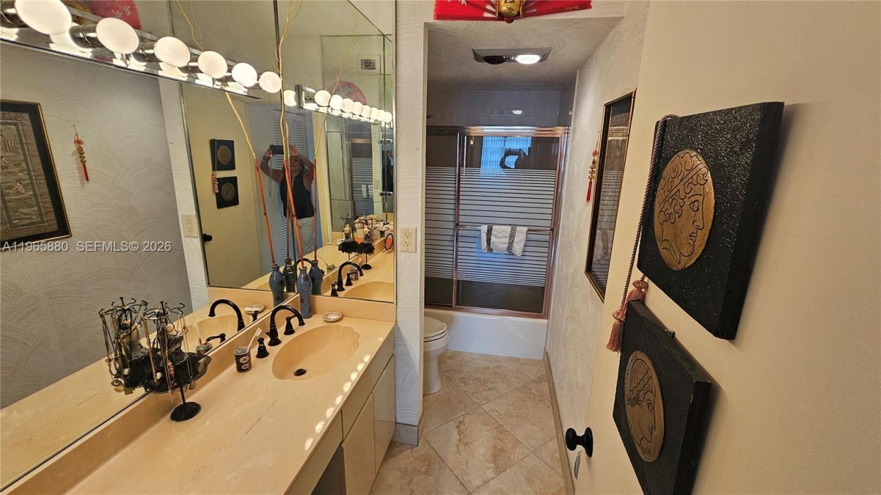 1985 S Ocean Dr, Unit 10J, Hallandale Beach, FL 33009 Photo