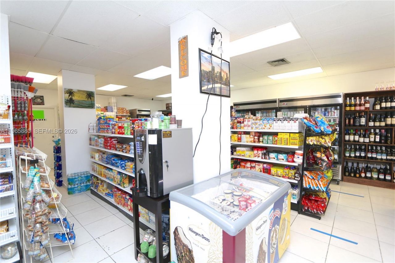 1985 S Ocean Dr, Unit 10J, Hallandale Beach, FL 33009 Photo