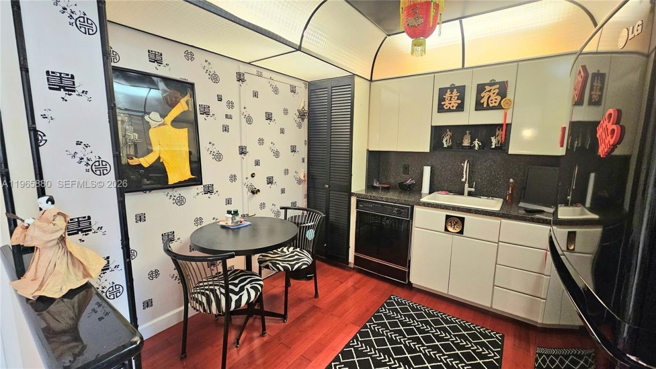 1985 S Ocean Dr, Unit 10J, Hallandale Beach, FL 33009 Photo