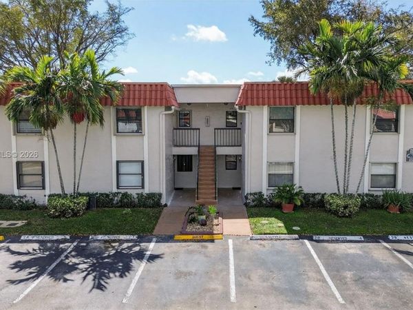 9730 Hammocks Blvd, Unit 201-28, Miami, FL 33196