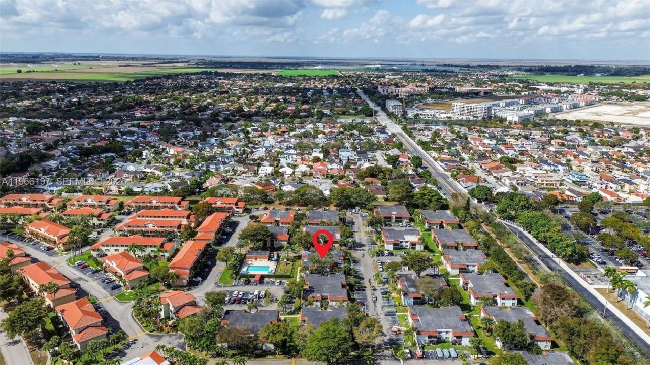 9730 Hammocks Blvd, Unit 201-28, Miami, FL 33196 Photo