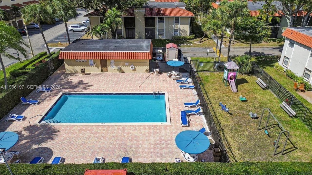 9730 Hammocks Blvd, Unit 201-28, Miami, FL 33196 Photo
