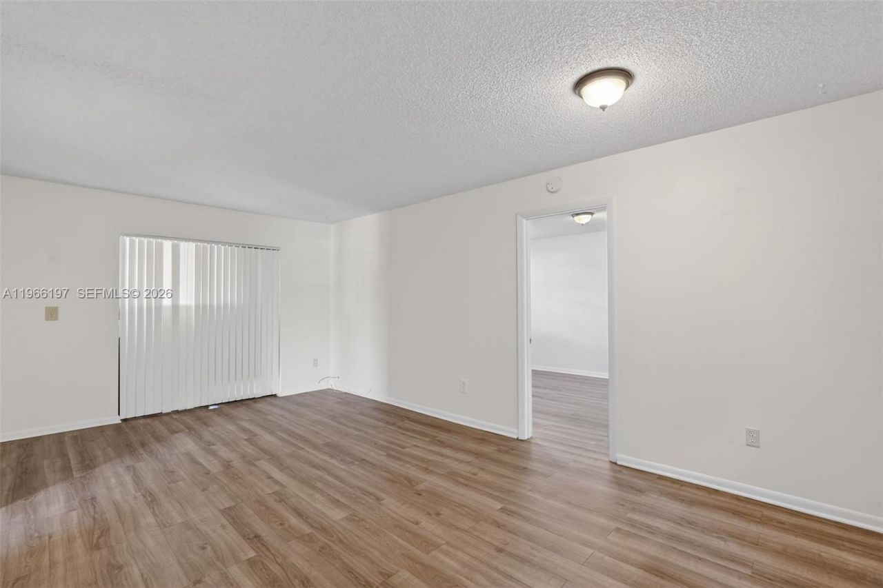 9730 Hammocks Blvd, Unit 201-28, Miami, FL 33196 Photo