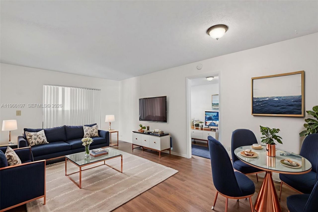 9730 Hammocks Blvd, Unit 201-28, Miami, FL 33196 Photo