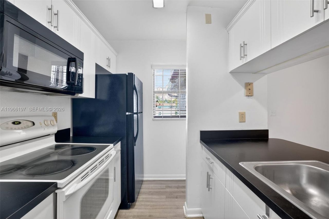 9730 Hammocks Blvd, Unit 201-28, Miami, FL 33196 Photo